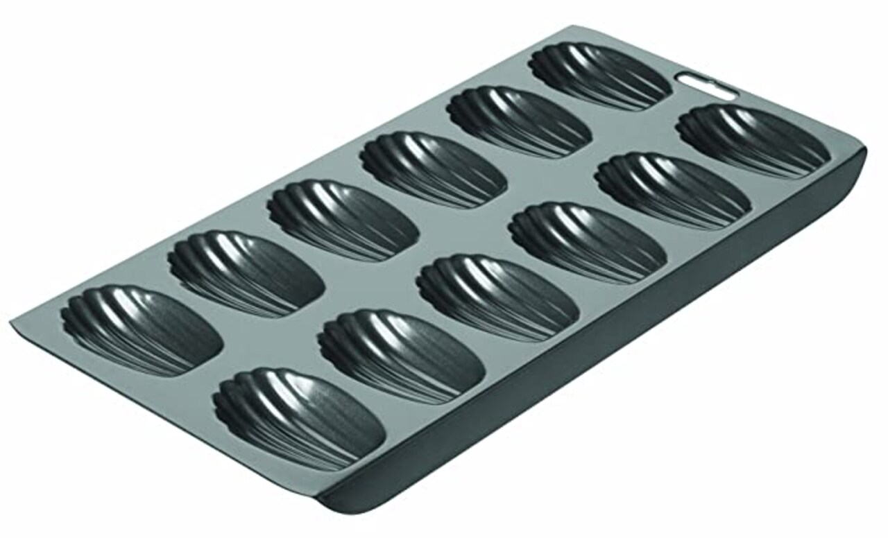 Lifetime Brands Chicago Metallic Professional 12 Cup Nonstick Madeleine Pan